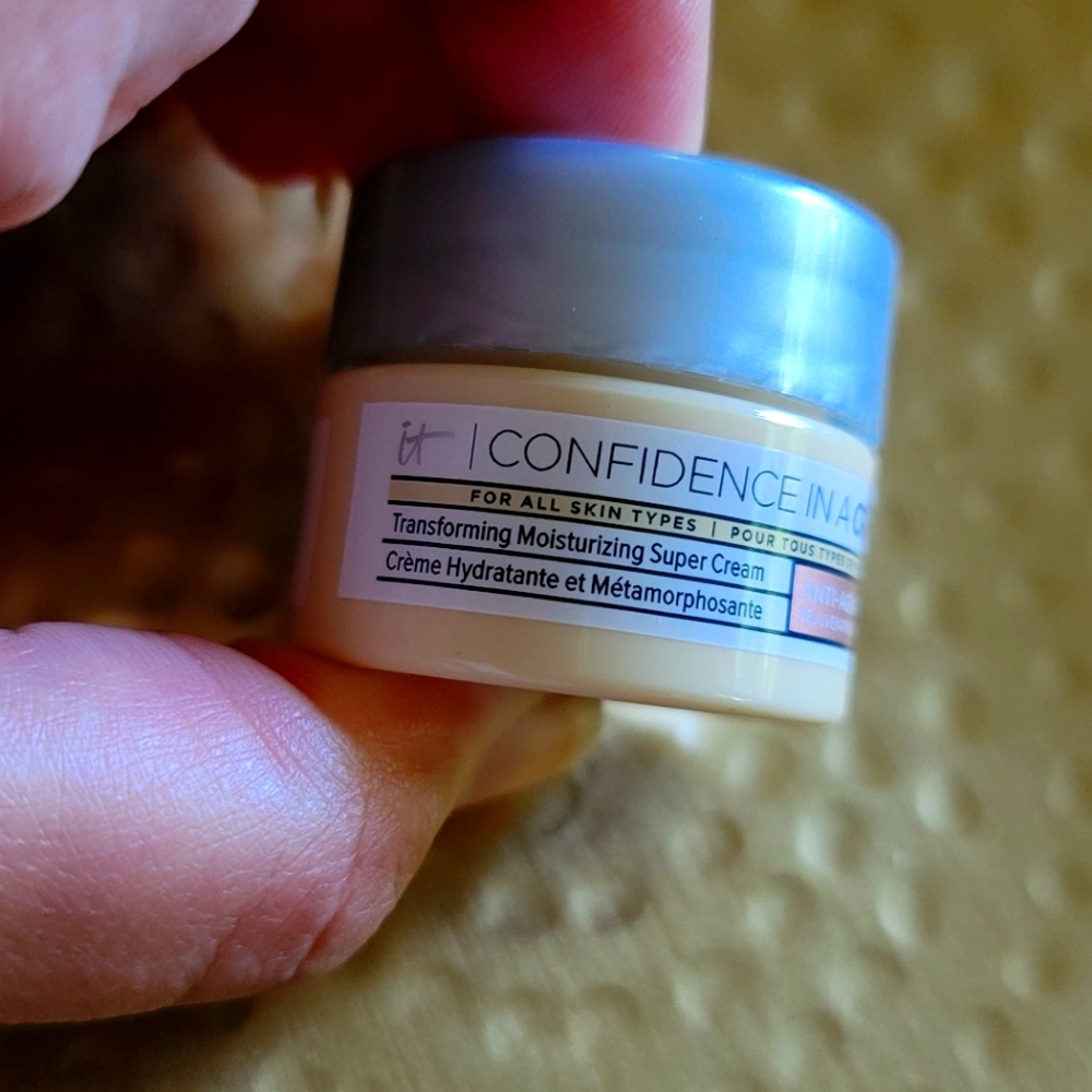 NWT it cosmetic confidence in a cream 7 mL